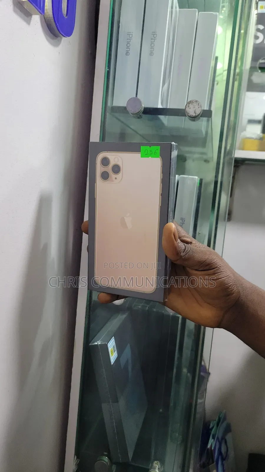 New Apple iPhone 11 Pro Max 256 GB Gold