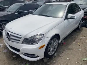 Mercedes-Benz C300 2013 Off white