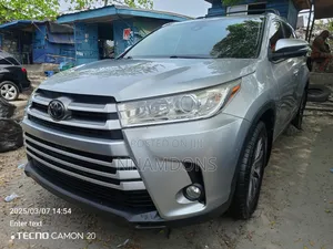 Toyota Highlander XLE 2019 Silver