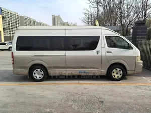 Toyota HiAce 2019 Beige