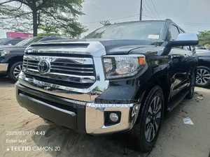 Toyota Sequoia Platinum 4dr SUV (5.7L 8cyl 6A) 2016 Black