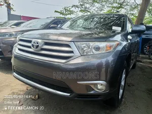 Toyota Highlander Limited 3.5L 2WD 2013 Gray