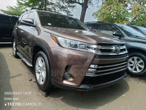 Toyota Highlander Limited 2019 Brown