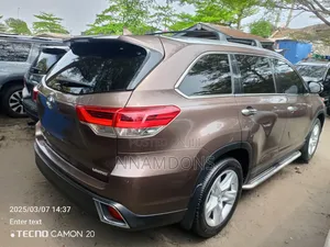 Toyota Highlander Limited 2019 Brown