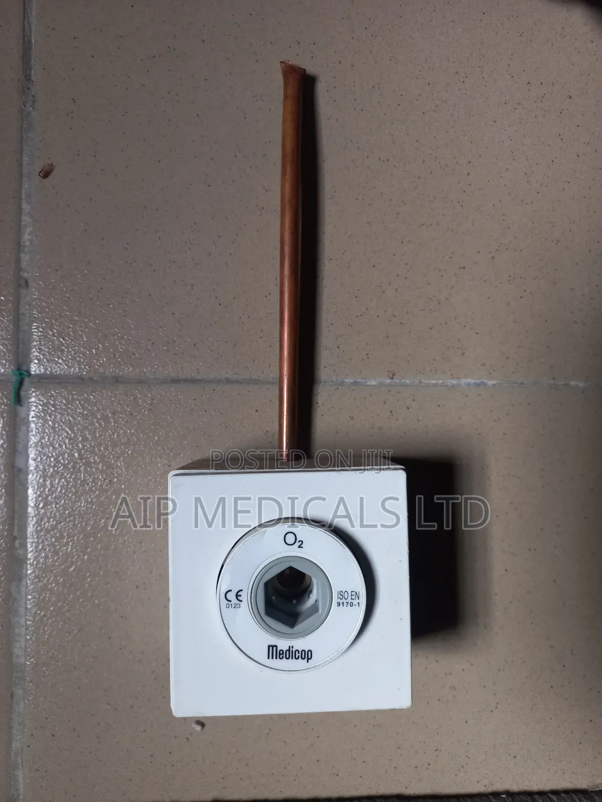 Oxygen Wall Outlet