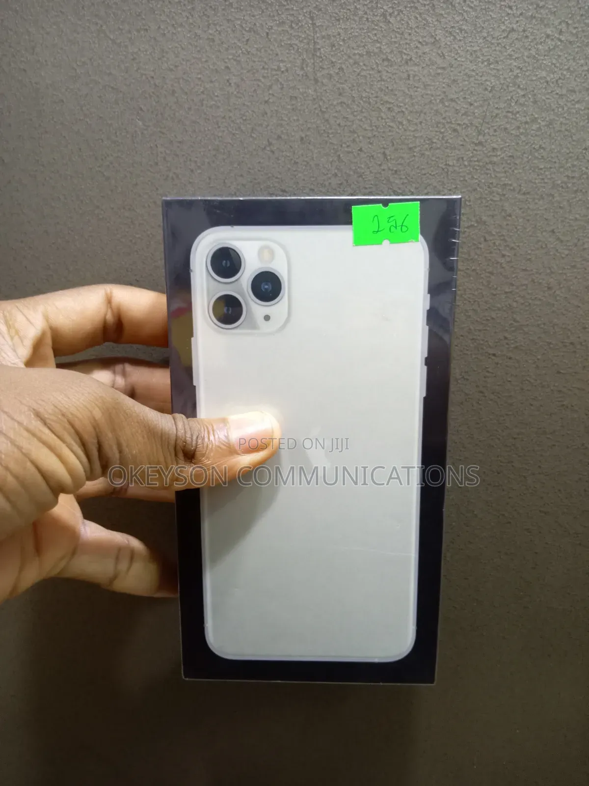 New Apple iPhone 11 Pro Max 256 GB Silver