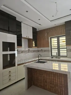 5bdrm Duplex in Magodo Phase 2 for rent