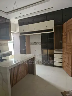 5bdrm Duplex in Magodo Phase 2 for rent