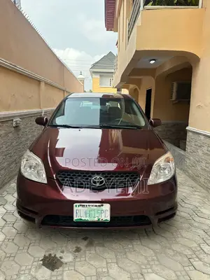Photo - Toyota Matrix 2004 Brown