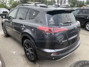 Toyota RAV4 SE 4dr SUV (2.5L 4cyl 6A) 2018 Gray