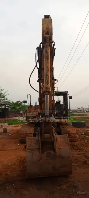 Photo - Cat Excavator 322bl - Company Use