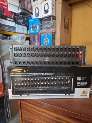 Behringer S32 Stage Box