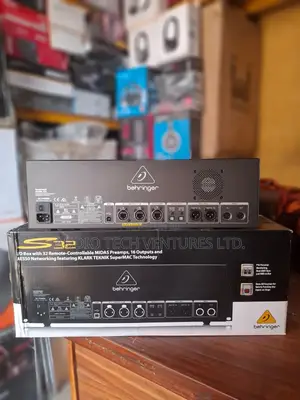 Behringer S32 Stage Box