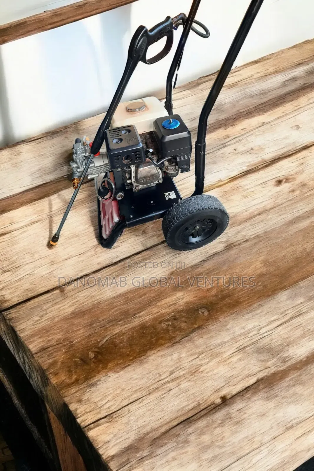 Gasoline Engine Pressure Washer With Soap Container