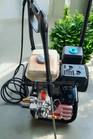 Gasoline Engine Pressure Washer With Soap Container