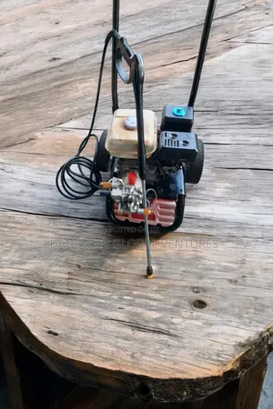 Gasoline Engine Pressure Washer With Soap Container