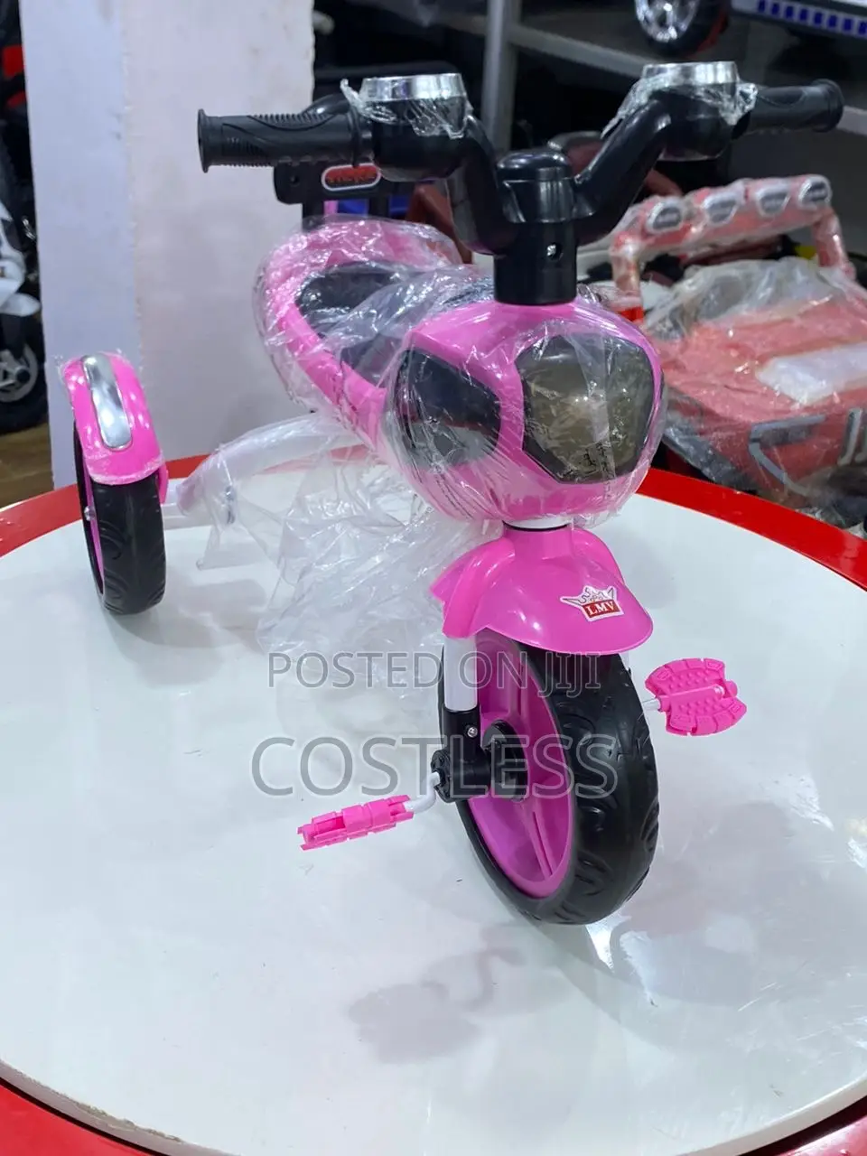 Universal Kids Tricycle