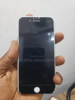 Photo - Apple iPhone 6s 64 GB Silver