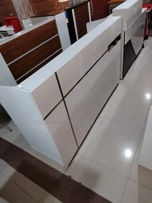 Luxury High-Quality Receptionist Table