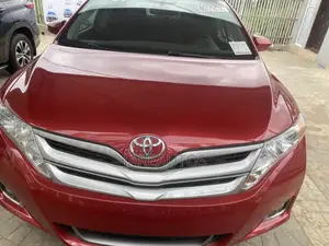 Photo - Toyota Venza 2014 Red