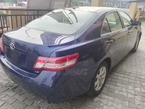 Toyota Camry LE 4dr Sedan (2.5L 4cyl 6A) 2011 Blue