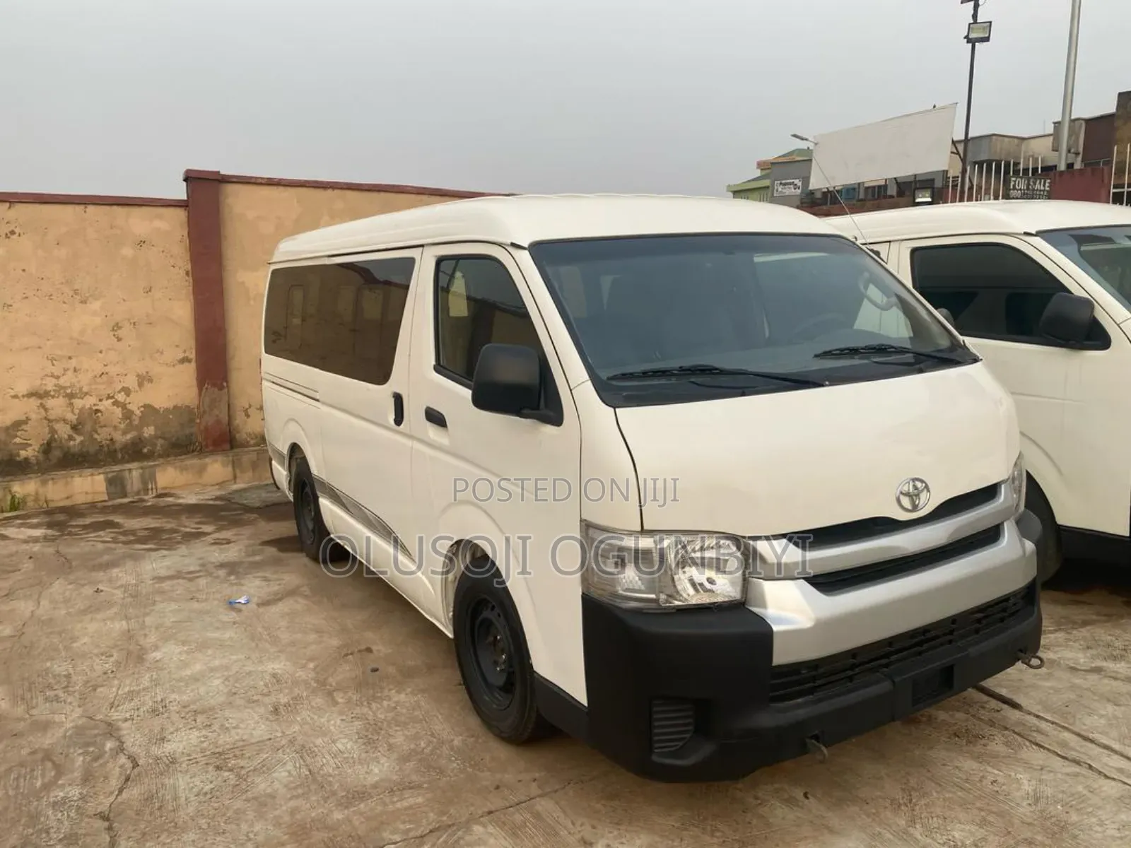Toyota HiAce 2012 White