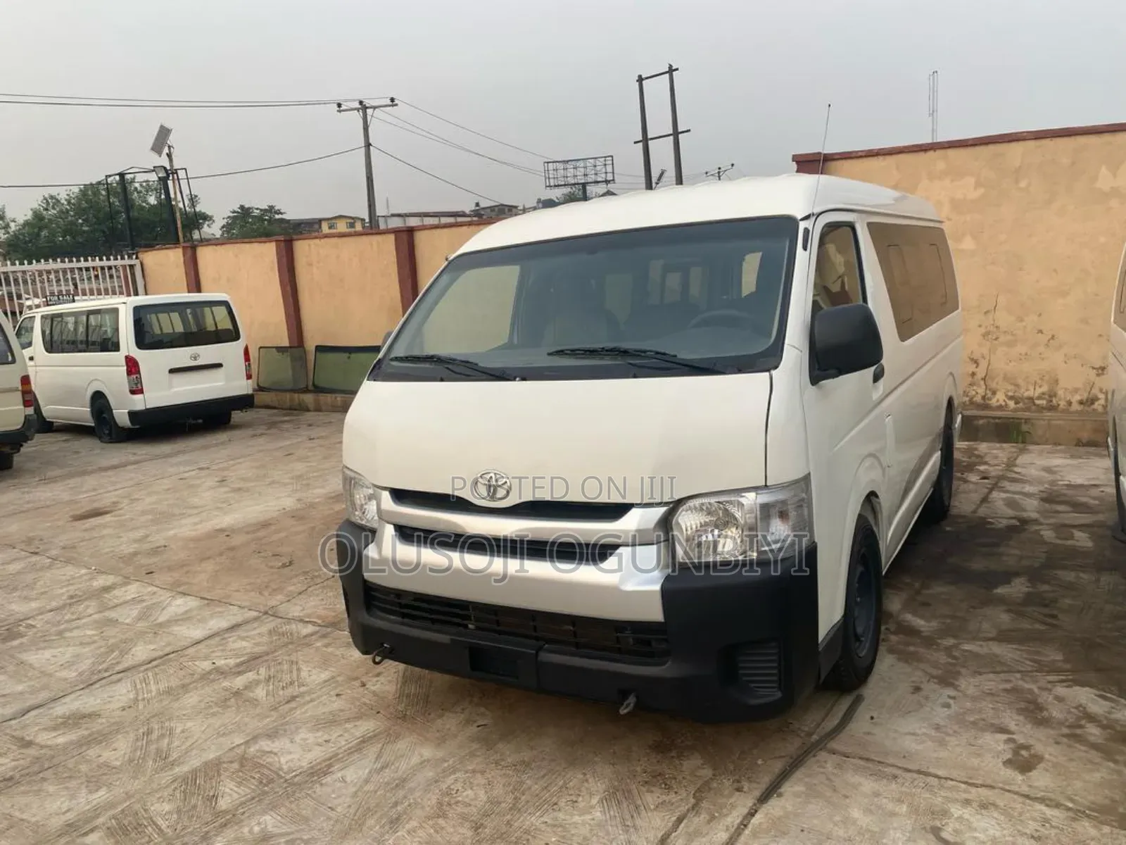 Toyota HiAce 2012 White