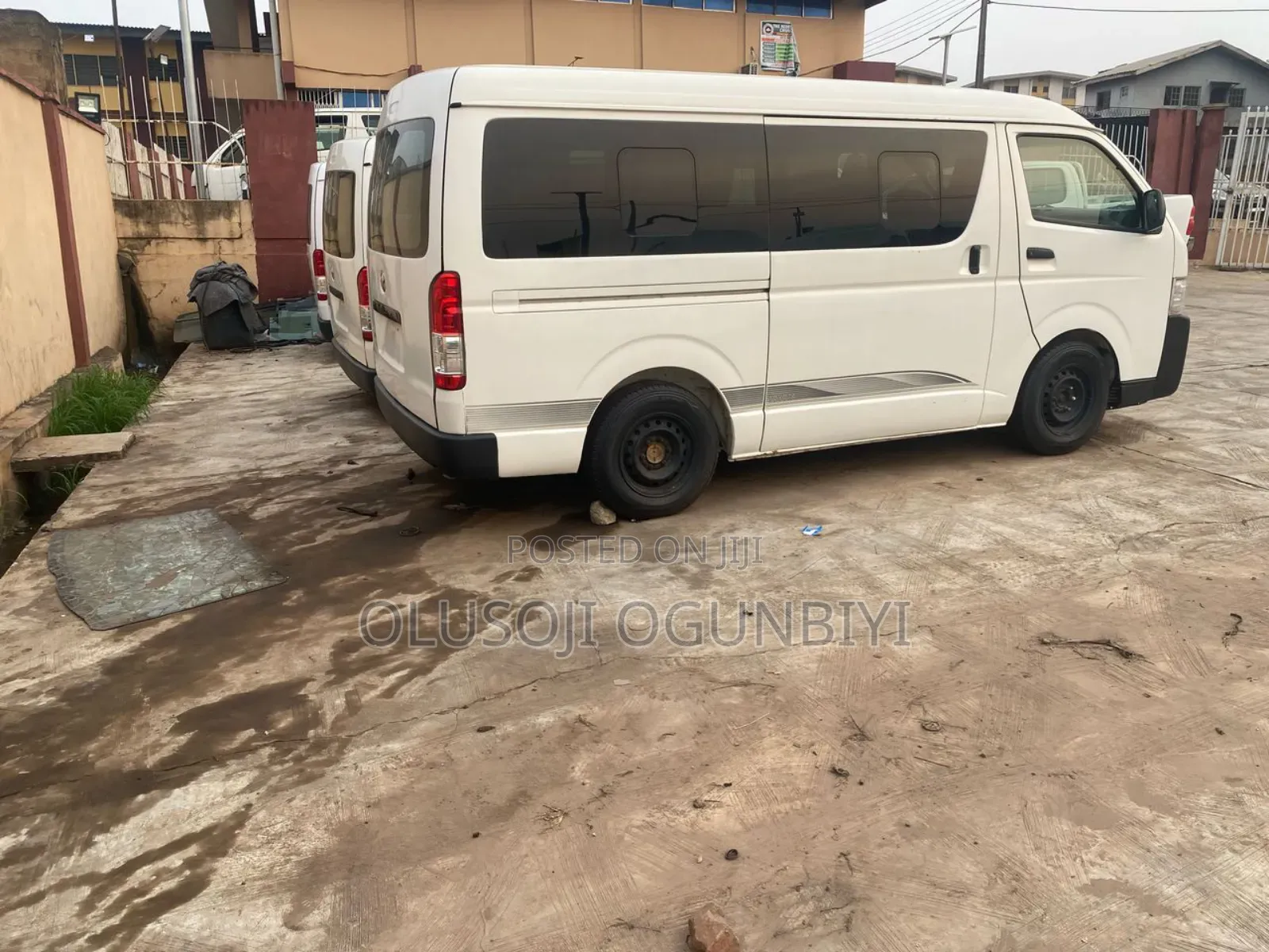 Toyota HiAce 2012 White