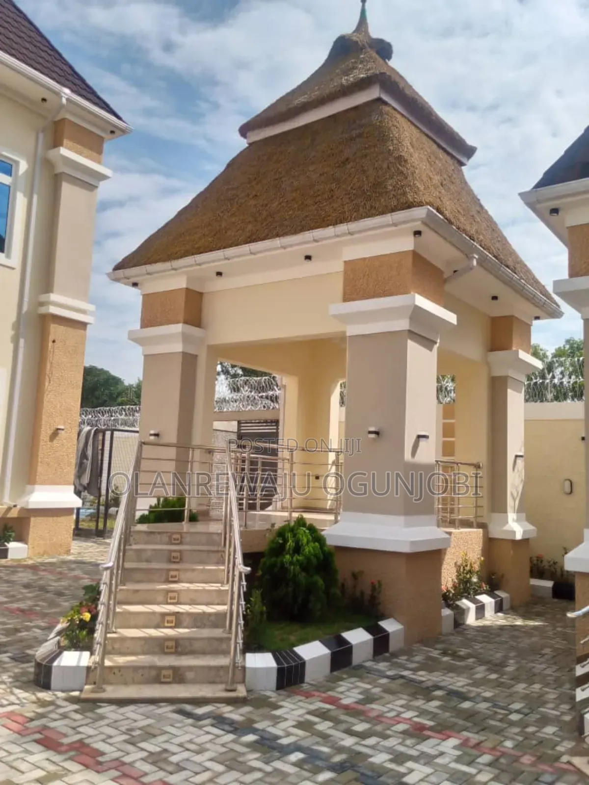 Bush Bar, Gazebo