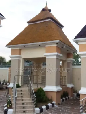 Bush Bar, Gazebo