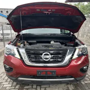 Nissan Pathfinder SL 4dr 4x4 (3.5L 6cyl) 2017 Red