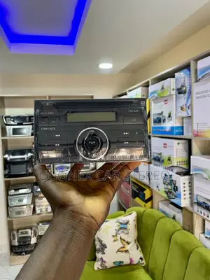Nissan Sentra Radio Set