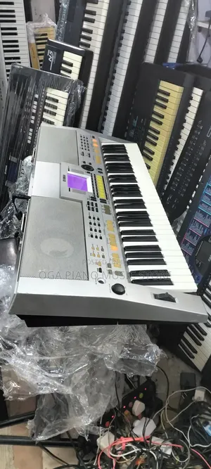 Yamaha PSR S550s Digital Workstation Arranger Keyboard