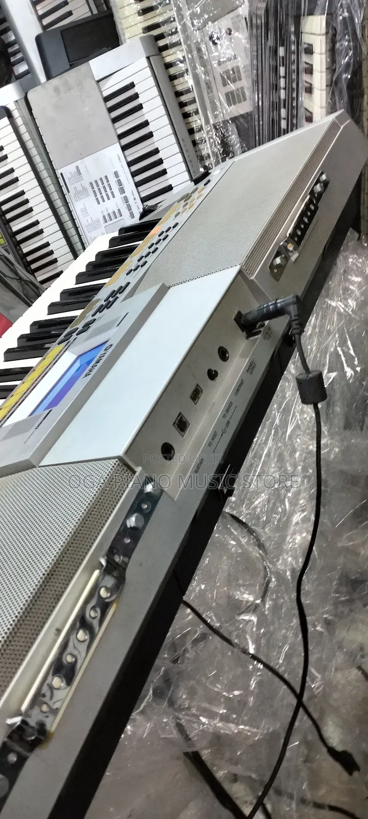 Yamaha PSR S550s Digital Workstation Arranger Keyboard