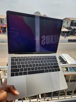 Laptop Apple MacBook Pro 2017 8GB Intel Core I5 SSD 256GB