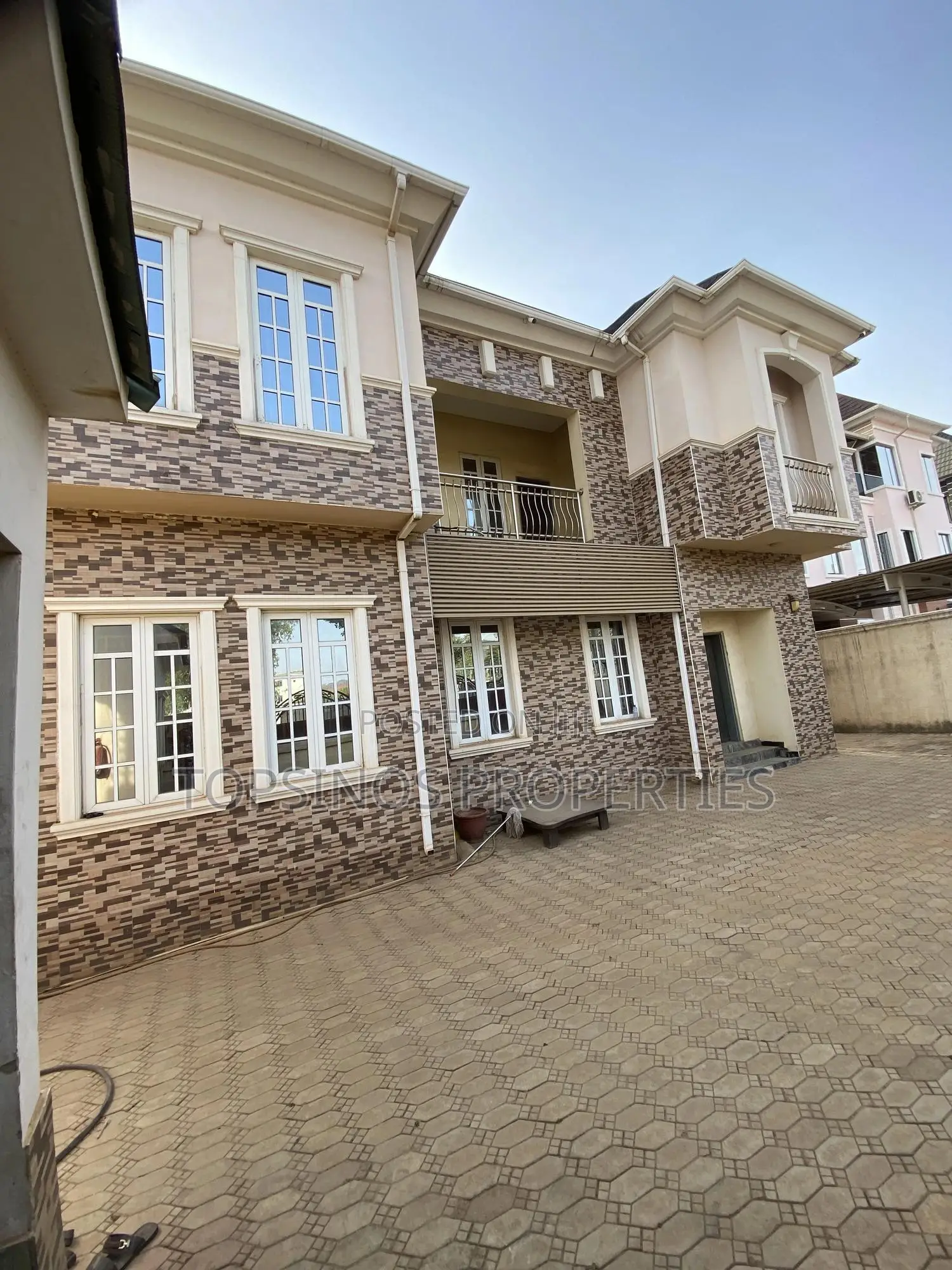 5bdrm Duplex in Dawaki for rent