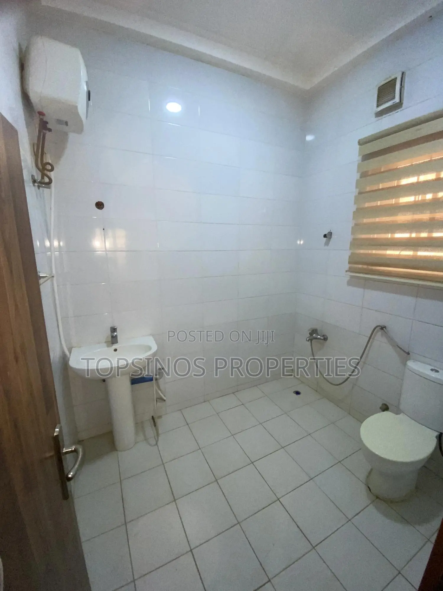 5bdrm Duplex in Dawaki for rent