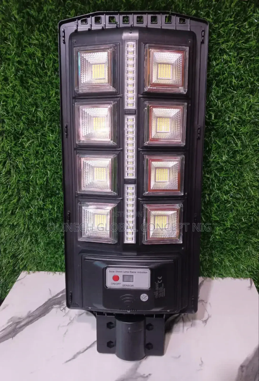 8 Eyes Vellmax Solar Street Light