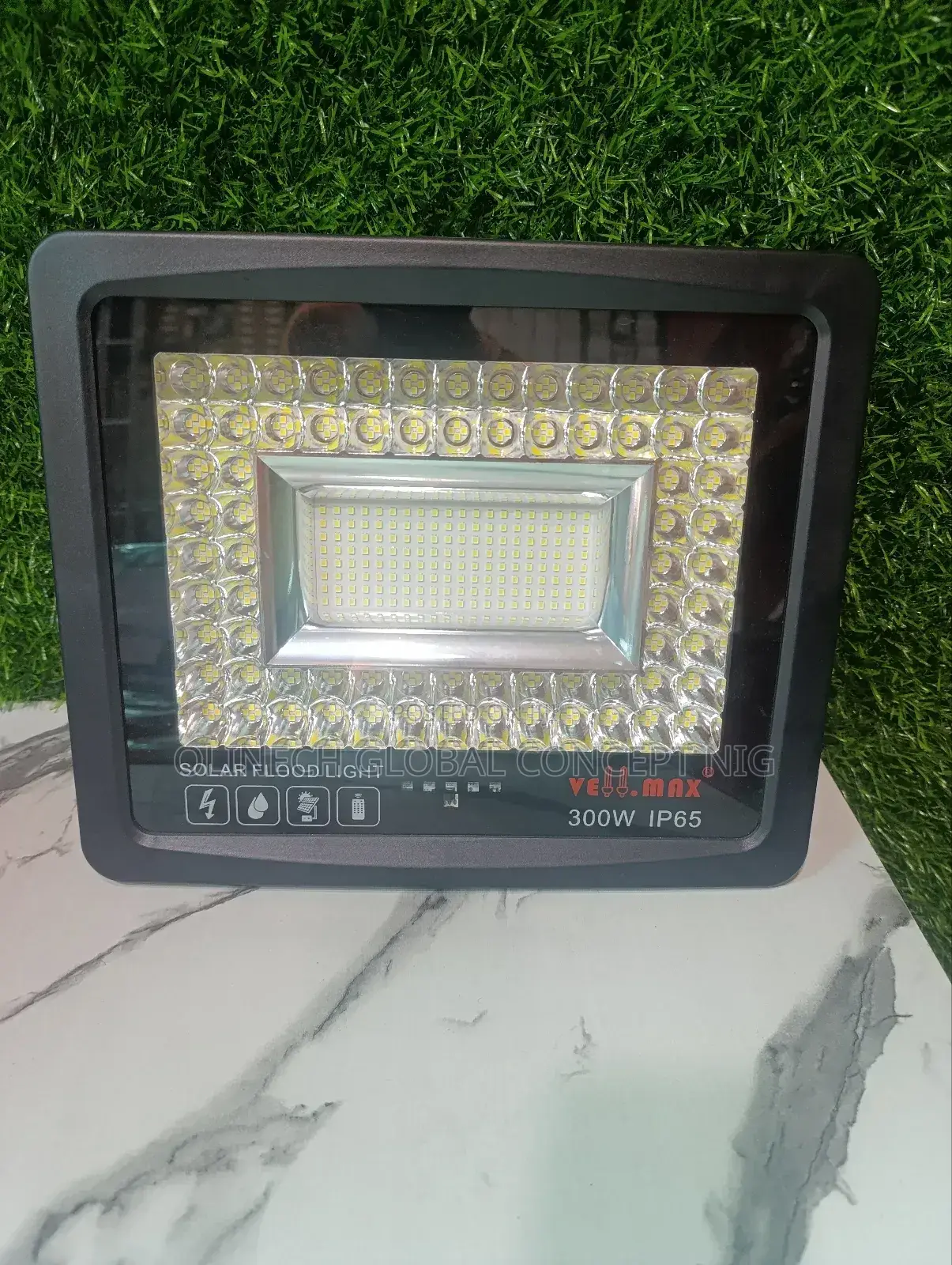 300 W Vellmax Solar Flood Light
