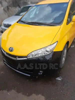 Toyota Wish 2010 Yellow