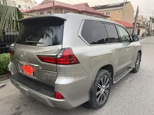 Lexus LX 570 AWD 2018 Gold