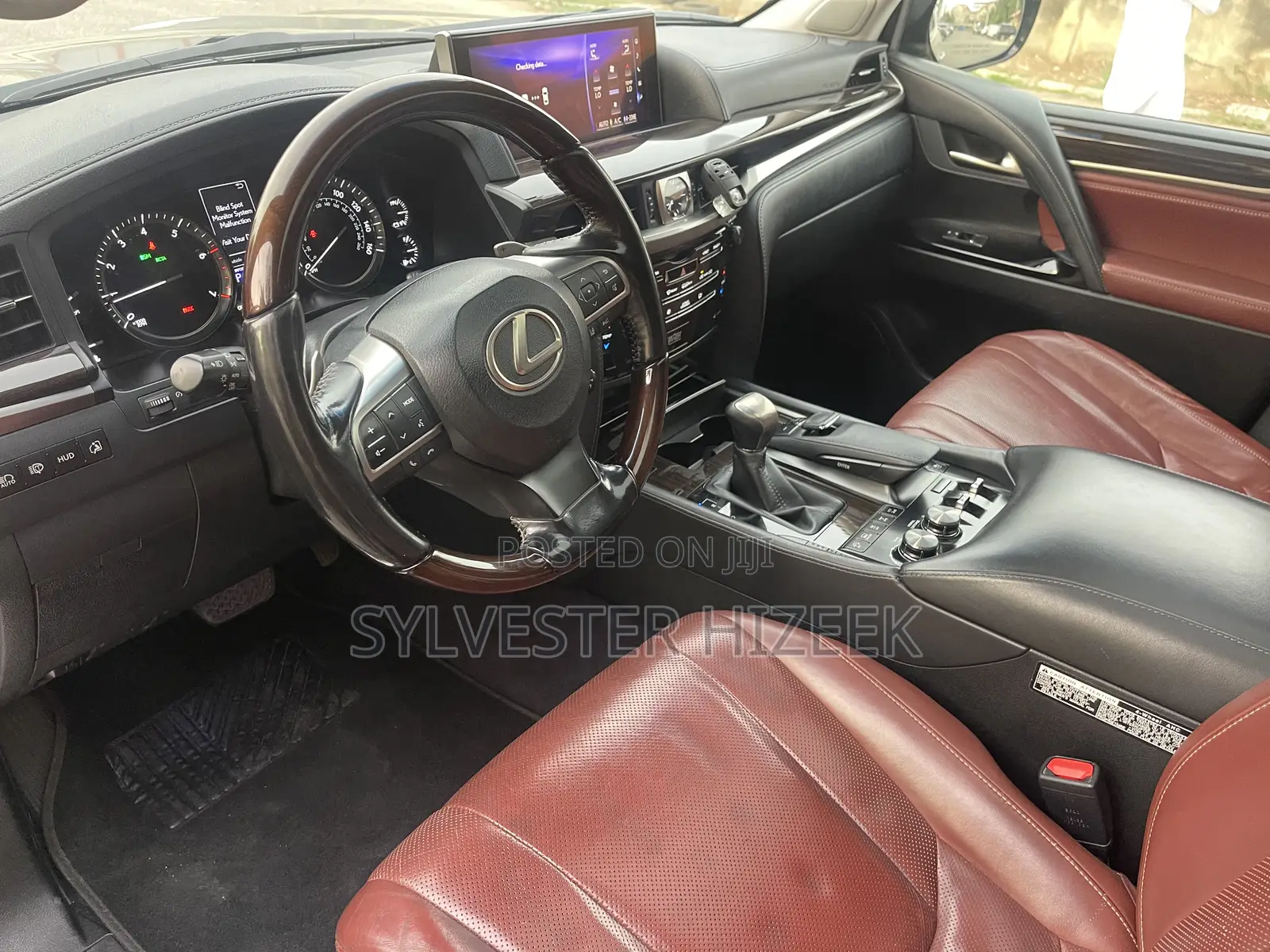 Lexus LX 570 AWD 2018 Gold