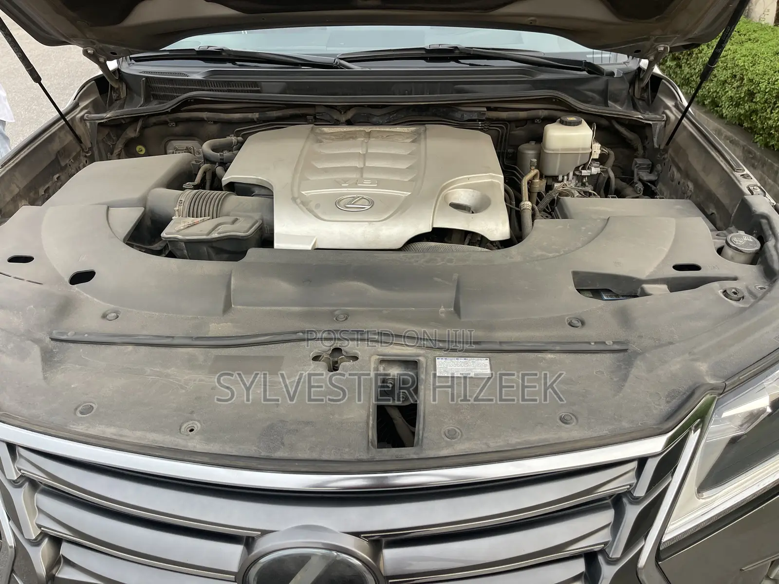 Lexus LX 570 AWD 2018 Gold