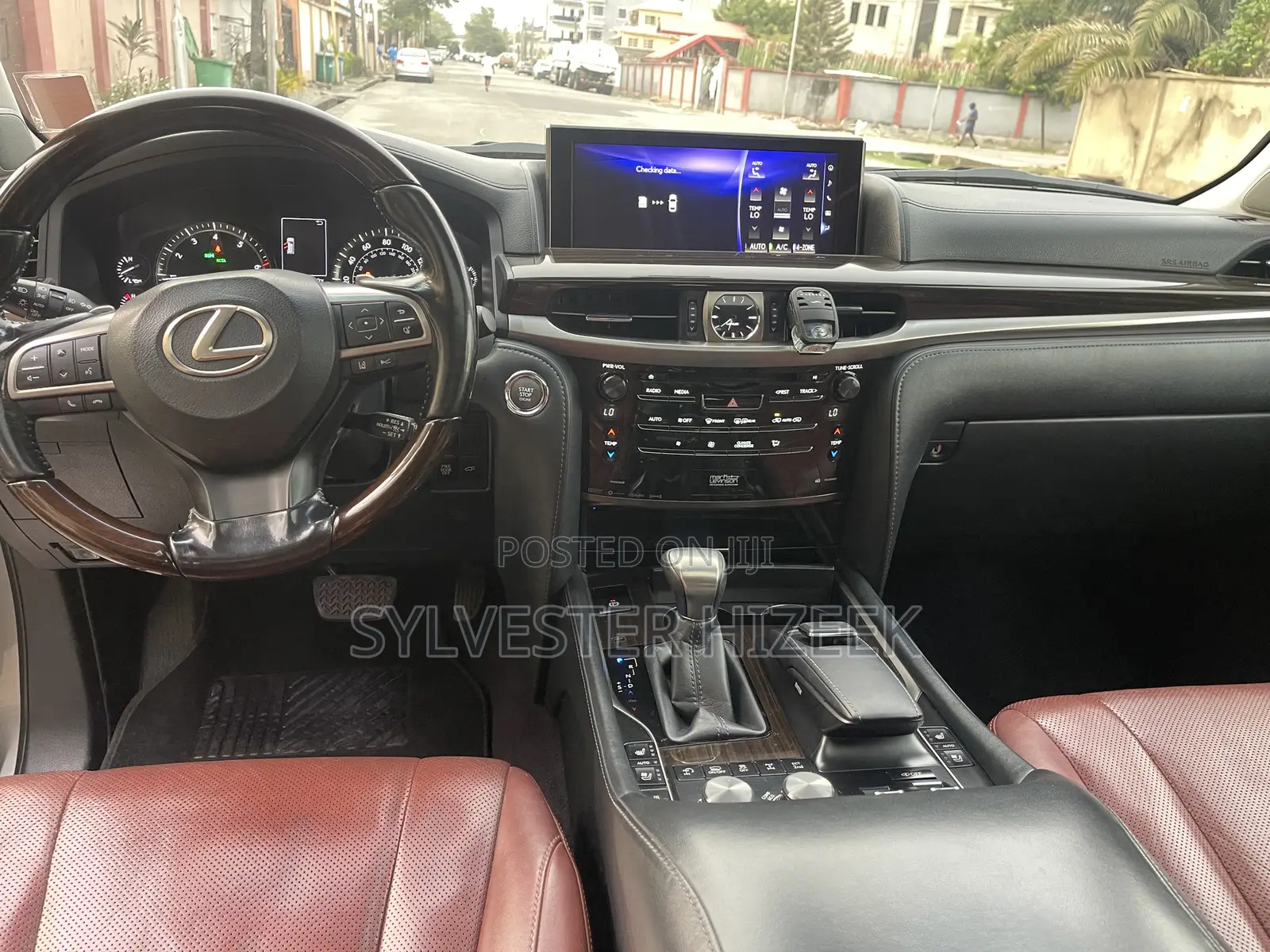 Lexus LX 570 AWD 2018 Gold