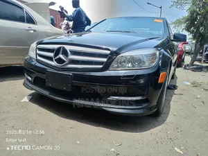 Mercedes-Benz C300 2011 Black