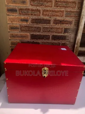 Red Gift Trunk