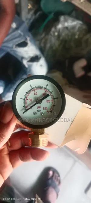 Small Pressure Gauge