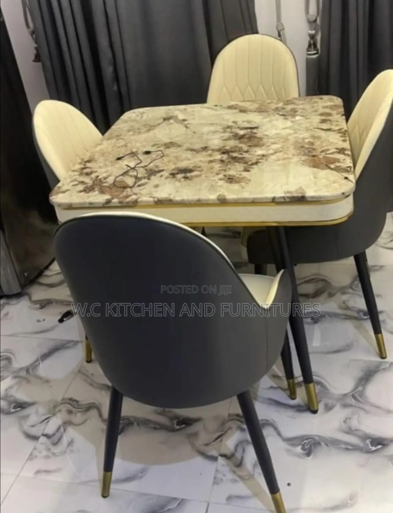 4seaters Dining Set