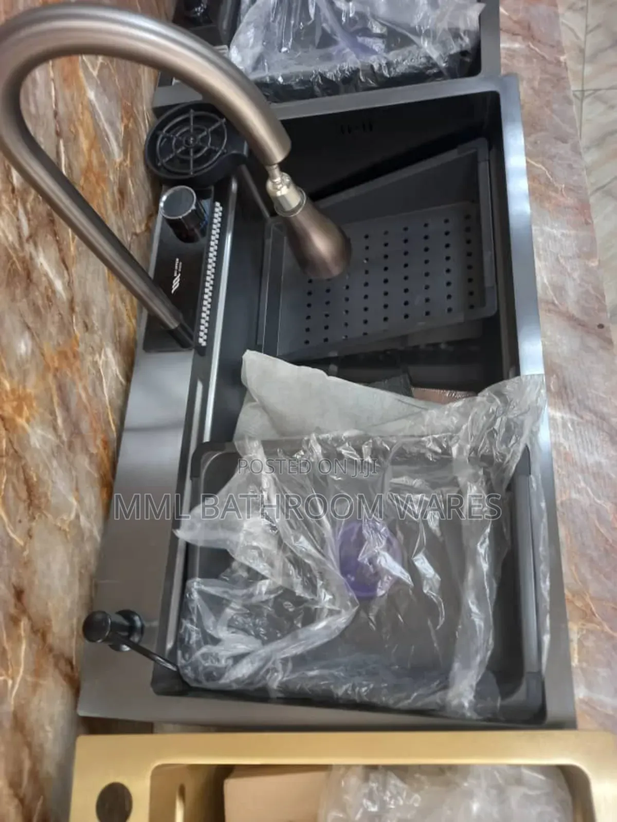 Black Multifunction Kitchen Sink With Pullout Faucet