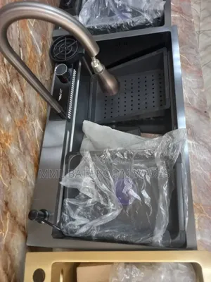 Black Multifunction Kitchen Sink With Pullout Faucet